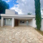 EXCELENTE CASA NA RUA 4