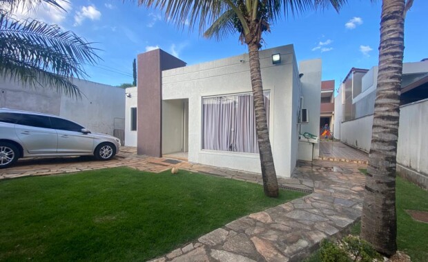 RVL IMÓVEIS DISPONIBILIZA PARA VENDA IMEDIATA ÓTIMA CASA NA RUA 8 DE VICENTE PIRES SENDO 3 SUÍTES 2 SALAS COZINHA LAVABO DISPENSA ESCRITÓRIO (PODENDO SER UM QUARTO PEQUENO) ÁREA DE […]